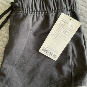 NWT Lululemon Inner Grow HR Short - 3” size 6